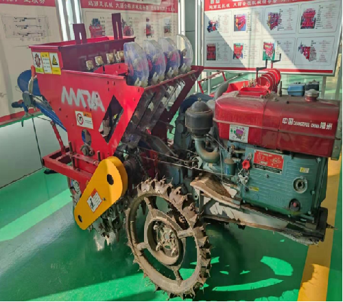 午夜美女福利视频自動播種機