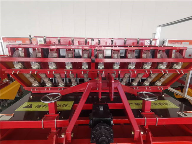 午夜美女福利视频正芽播種機